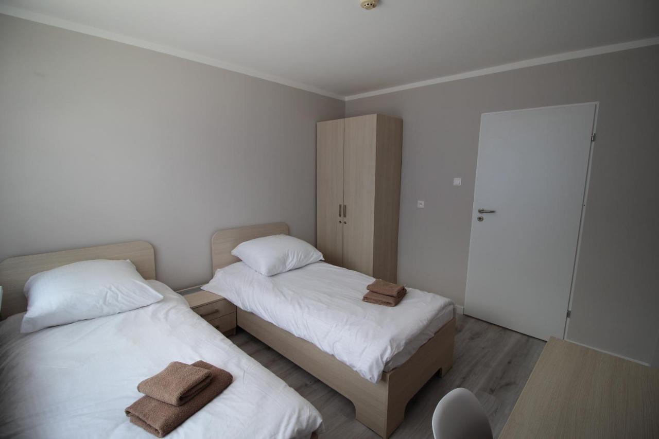 Pod Kominem Pokoje I Apartamenty Brzezie  Экстерьер фото